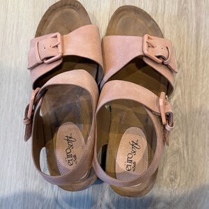 Soft Women's Blush Sandals